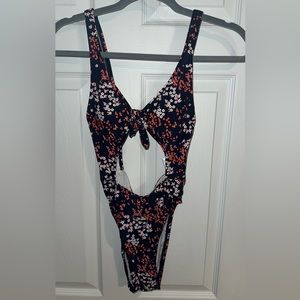 Very sexy Michael Kors swim suit bathing suit Navy Pink Size 6 NWOT
